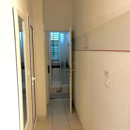 Hostel Backpackers 2 *