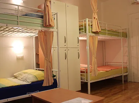 Backpackers 2 Vandrarhem *