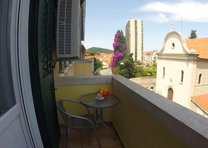 Backpackers 2 Hostal *